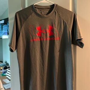 YXL gray Under Armour t-shirt